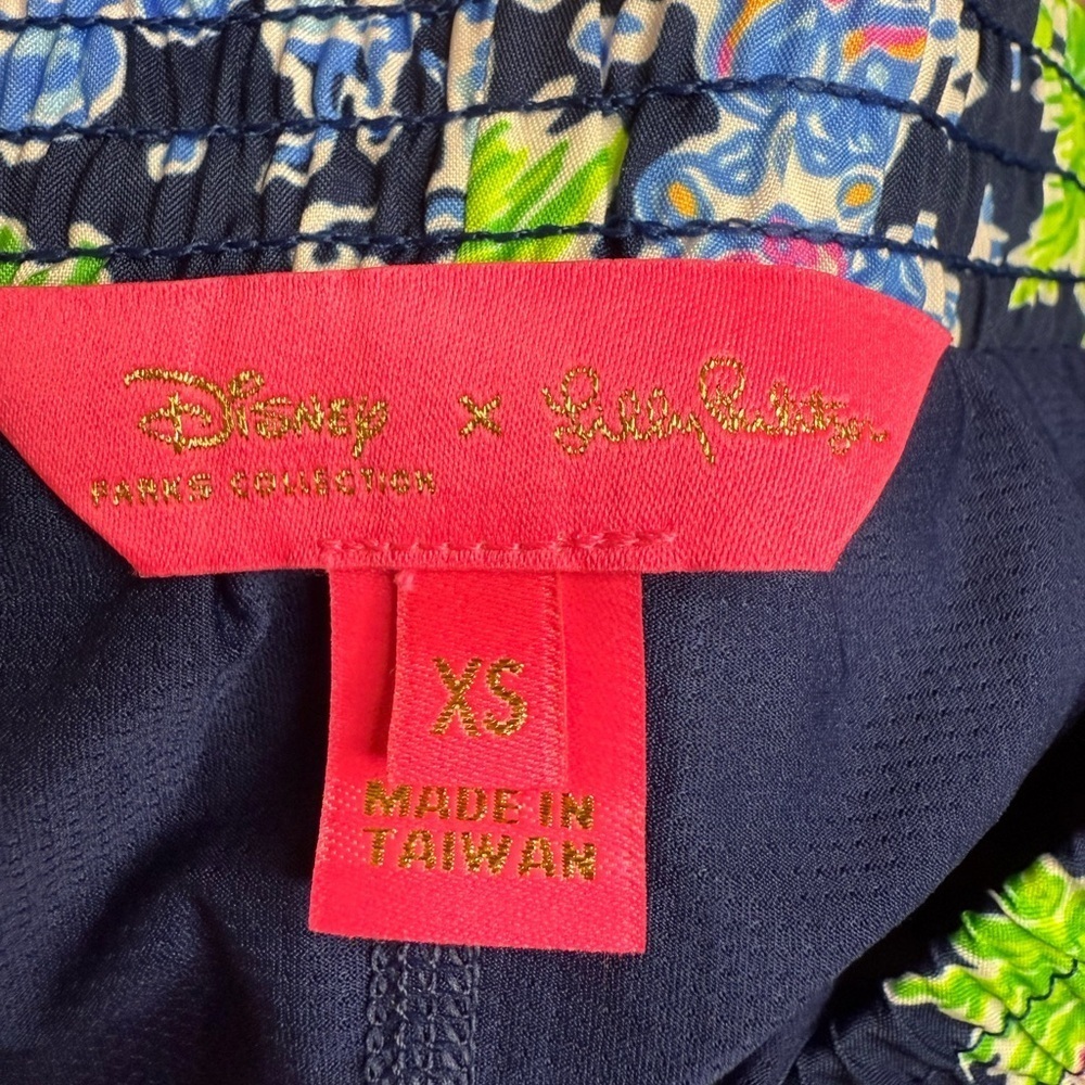 Lilly Pulitzer Loves Disney Ocean Trail Shorts XS Mickey Minnie Castle NWT - Picture 3 of 9